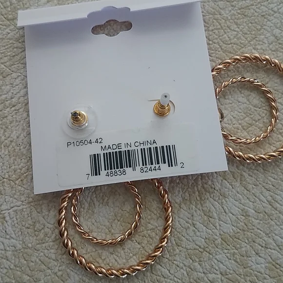 JUICY💛 COUTURE DOUBLE HOOP EARRINGS💛 - Picture 4 of 7